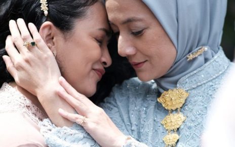 Bersahabat Lama Sarah Sechan & Cut Mini, Kini Dipertemukan Kembali dalam Film Drama Komedi ‘Mohon Doa Restu’