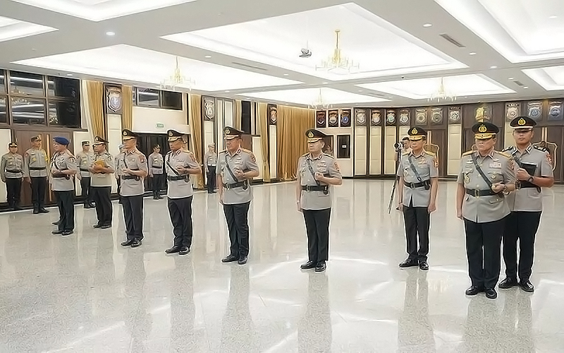 Kapolri Lantik Dankorbrimob dan Lima Kapolda Baru