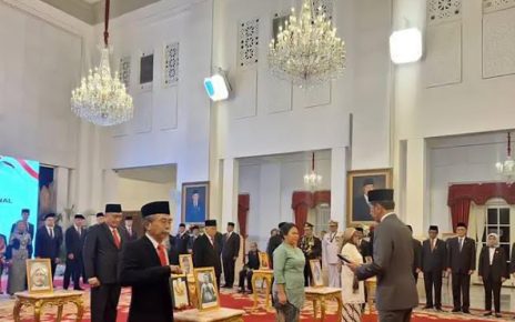 Peringati Hari Pahlawan, Jokowi Beri Gelar Pahlawan Nasional kepada 6 Tokoh Ini