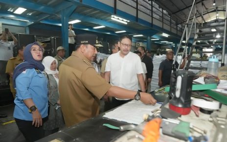 Pj Gubernur Sulsel Bersama Forkopimda Cek Kesiapan Gudang Logistik Pemilu Kota Makassar