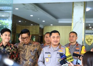 Kabaharkam Terima Kunjungan Politisi Henry Yoso, Klarifikasi Kapolri Dukung Paslon Tertentu