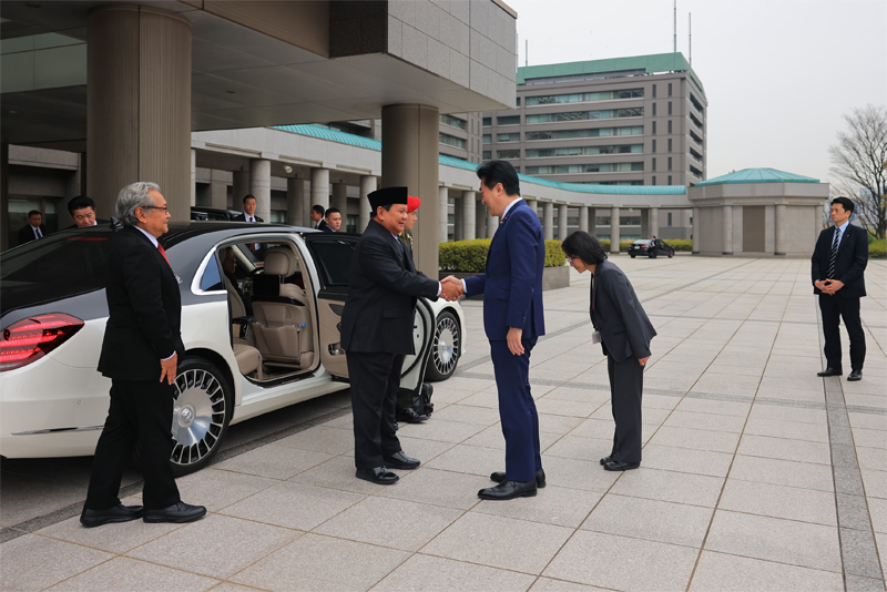 PM Jepang Sambut Prabowo di Tokyo, Ucapkan Selamat atas Kemenangan di Pilpres