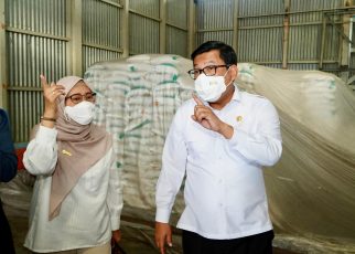 Harga beras naik pada desember baik di eceran maupun grosir