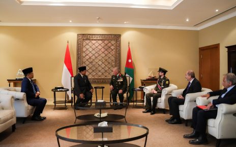 Menteri Pertahanan RI sekaligus presiden terpilih periode 2024-2029 Prabowo Subianto melakukan pertemuan dengan Raja Yordania Abdullah II bin Al-Hussein, di Amman, Yordania, Senin (10/6)