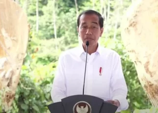 Jokowi.
