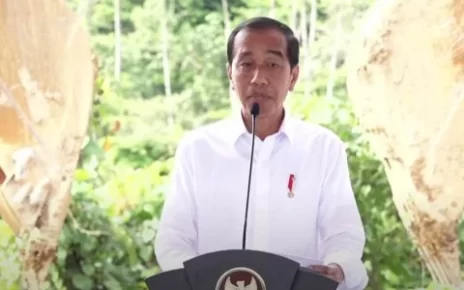 Jokowi.