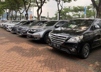 Mobil bekas.