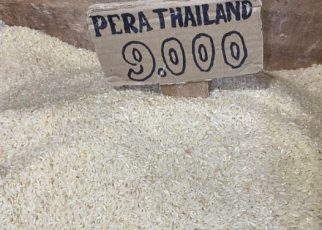 Kebijakan Indonesia untuk menghentikan impor beras tak hanya berdampak domestik, tetapi juga mengguncang pasar global. Menteri Pertanian Andi Amran Sulaiman menegaskan,