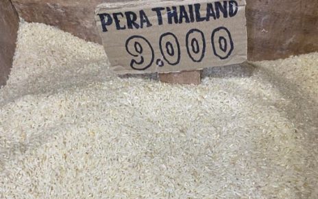 Kebijakan Indonesia untuk menghentikan impor beras tak hanya berdampak domestik, tetapi juga mengguncang pasar global. Menteri Pertanian Andi Amran Sulaiman menegaskan,
