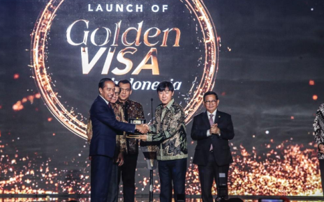 Pelatih timnas dapat golden visa.