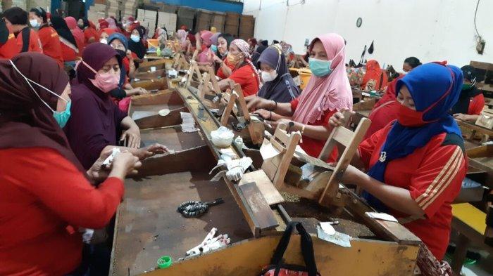 Serikat kerja rokok tolak kenaikan cukai.