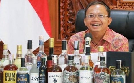 Lewat Arak Bali, Koster Tingkatkan Daya Saing Produk Lokal