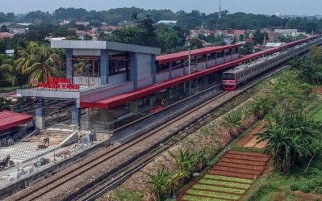 Potret stasiun pondok rajeg, Depok.
