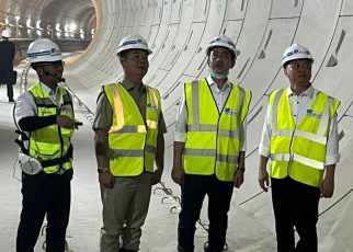 Gibran blusukan ke proyek MRT Glodok-Kota