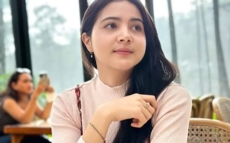 Bintangi Film ‘EVA Pendakian Terakhir’, Bulan Sutena Janjikan Akting Tak Biasa