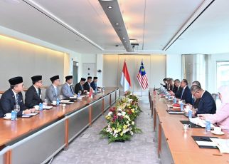 Prabowo saat bertemu dengan PM Malaysia.