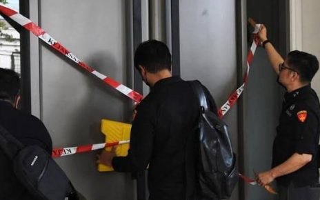 Kejagung Sita Uang dan Dokumen usai Geledah Rumah Riza Chalid