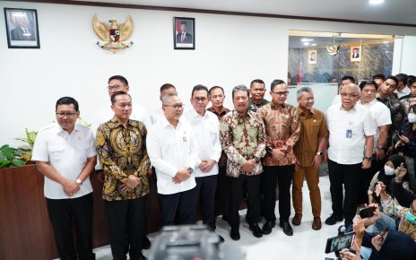 Bansos beras resmi ditunda