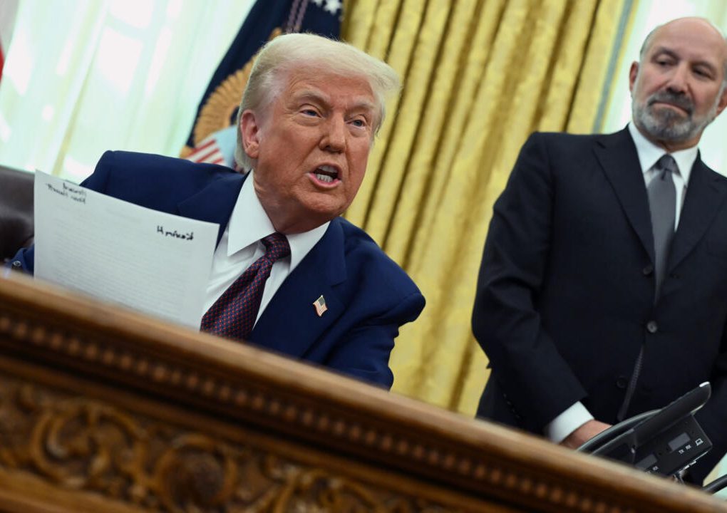 Trump D