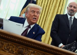 Trump meradang