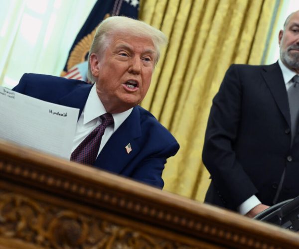 Trump D