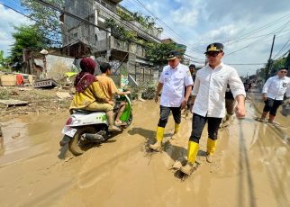Bima Arya Tinjau Banjir Bekasi