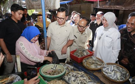 Bima Arya di Pasar Cikurubuk