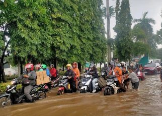 Update Banjir Jakarta: 105 RT dan 5 Ruas Jalan Terendam, Ini Daftarnya