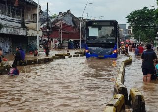 Update Banjir Jakarta: 71 RT dan 1 Ruas Jalan Masih Terendam