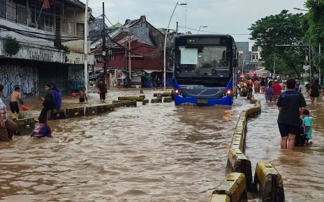 Update Banjir Jakarta: 71 RT dan 1 Ruas Jalan Masih Terendam