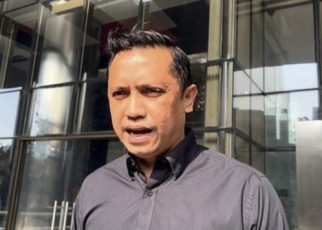 Pengacara Datangi KPK usai Dengar Kabar Kasus Hasto Segera Disidangkan