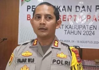 Channel9.id – Jakarta. Kapolres Ngada non-aktif, AKBP Fajar Widyadharma Lukman Sumaatmaja diduga melakukan pencabulan terhadap tiga anak di bawah umur yang berusia 14 tahun, 12 tahun dan tiga tahun.