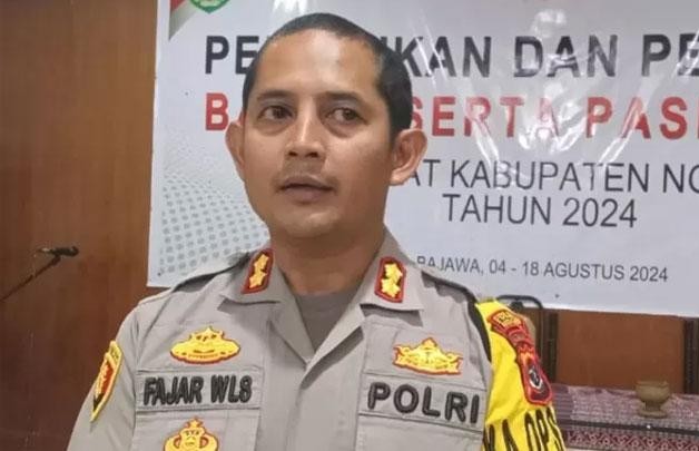 Channel9.id – Jakarta. Kapolres Ngada non-aktif, AKBP Fajar Widyadharma Lukman Sumaatmaja diduga melakukan pencabulan terhadap tiga anak di bawah umur yang berusia 14 tahun, 12 tahun dan tiga tahun.