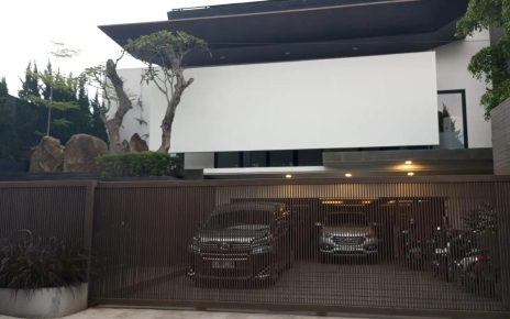 KPK Sita Sejumlah Dokumen dan Barang dari Rumah Ridwan Kamil