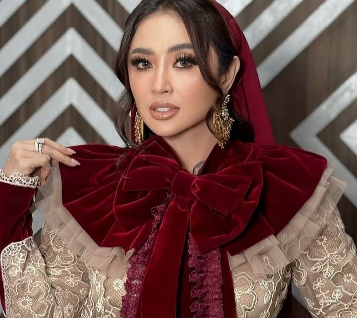 Dewi Perssik