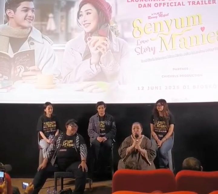 Senyum Manies Love Story