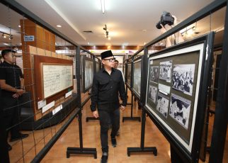 Wamendagri Bima Arya di Makam Bung Karno