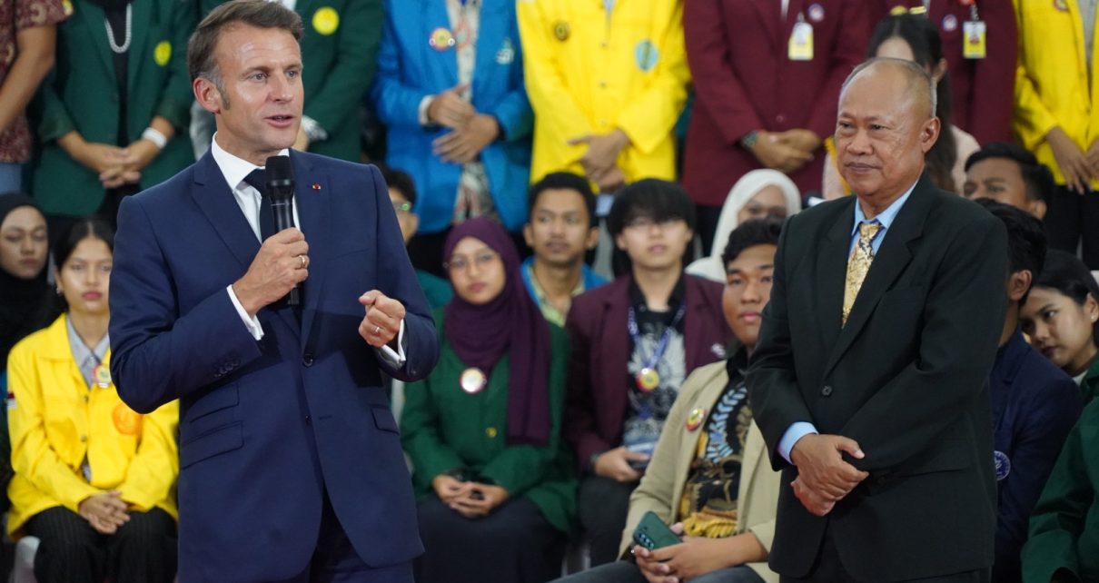 Macron di UNJ