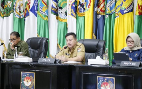 Sekjen Kemendagri Kendalikan Harga Pangan