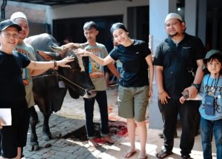 Ayu Ting Ting Kurban