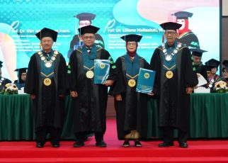 Pengukuhan Dua Guru Besar FBS