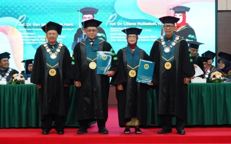 Pengukuhan Dua Guru Besar FBS