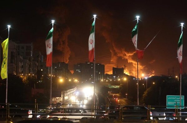 Iran serang pangkalan AS