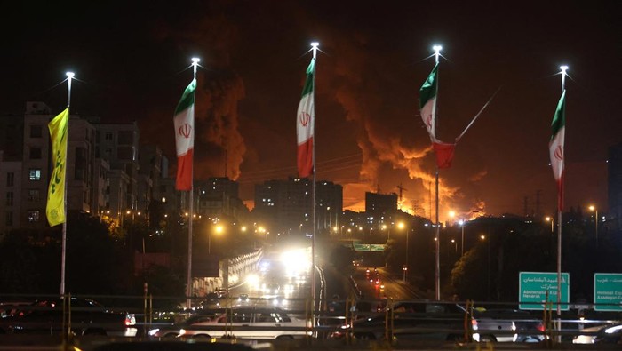 Iran serang pangkalan AS