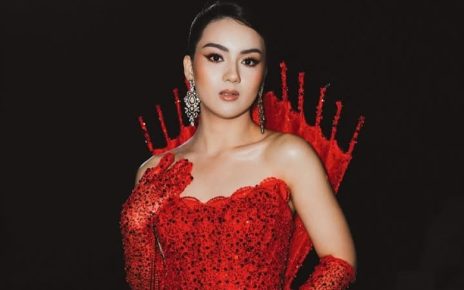 Totalitas Ersya Aurelia Lakoni Peran sebagai Foto Model di Film ‘Kampung Jabang Mayit’
