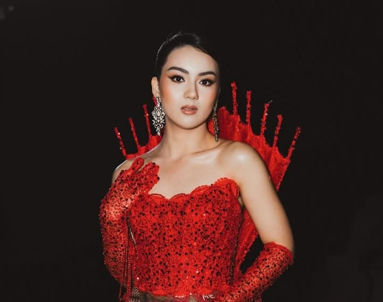 Totalitas Ersya Aurelia Lakoni Peran sebagai Foto Model di Film ‘Kampung Jabang Mayit’