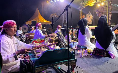 Tour Wayang Santri Malaysia 2025 Dimulai, Warga Padati Keraton Mbah Anang di Johor