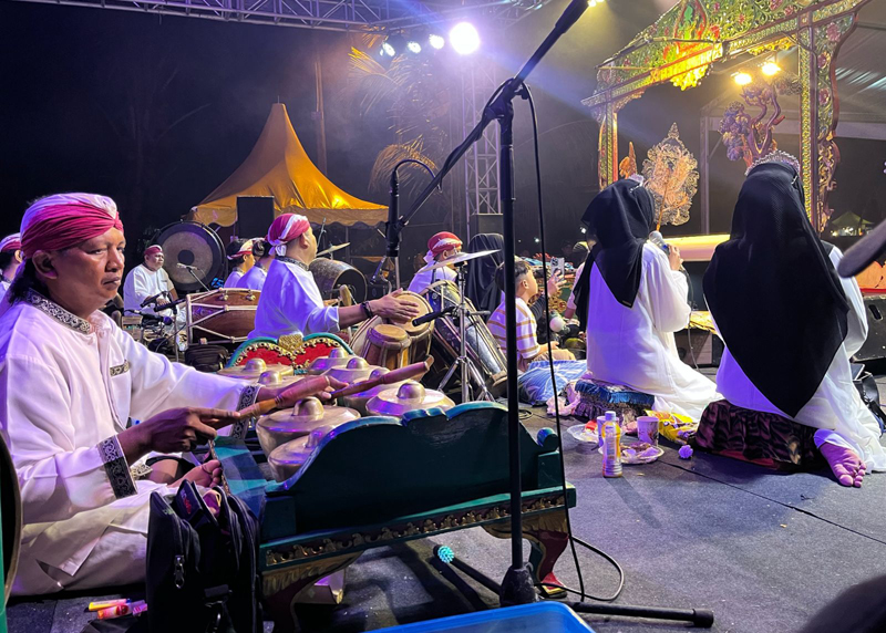 Tour Wayang Santri Malaysia 2025 Dimulai, Warga Padati Keraton Mbah Anang di Johor