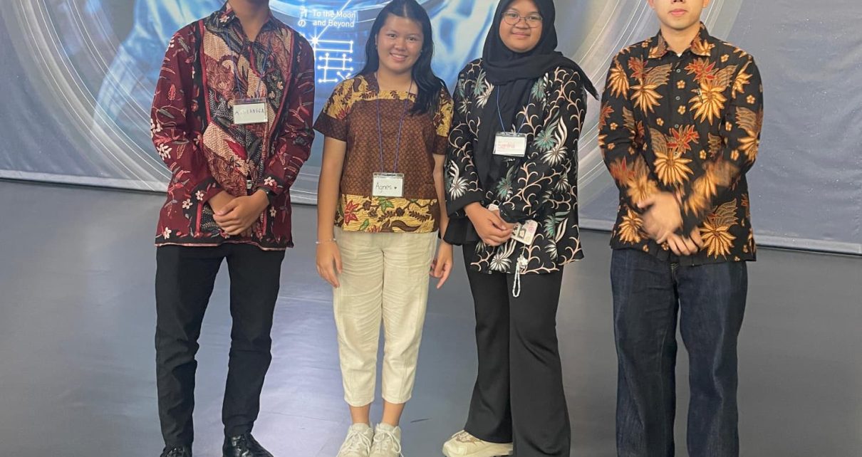 4 remaja berprestasi
