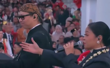 Band Coklat Nyanyikan Lagu Ikonik ‘Bendera’ di Istana Merdeka